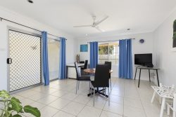 Unit 1/43 Surrey St, Hyde Park QLD 4812, Australia