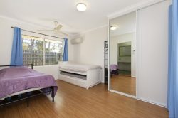 Unit 1/43 Surrey St, Hyde Park QLD 4812, Australia