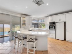 10 Campion Cres, Attadale WA 6156, Australia