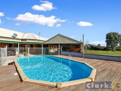 56 Stoneleigh Rd, Mansfield VIC 3722, Australia