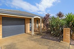 Unit 2/9 Denneys St, Warrnambool VIC 3280, Australia