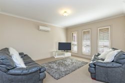 Unit 2/9 Denneys St, Warrnambool VIC 3280, Australia