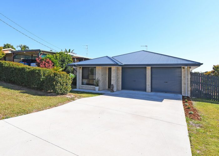 18 Julie St, Dundowran Beach QLD 4655, Australia