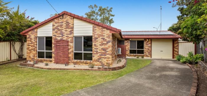 5 Cyril Ct, Hillcrest QLD 4118, Australia