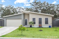 3 Gillan Grove, Broulee NSW 2537, Australia