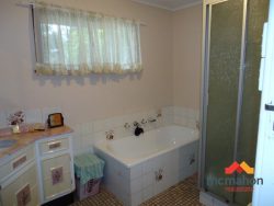 427 Gordon Rd, Beenong WA 6353, Australia