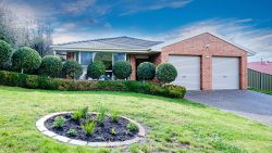 12 Hillock Ave, East Albury NSW 2640, Australia