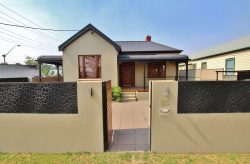 95 Nasmyth St, Young NSW 2594, Australia