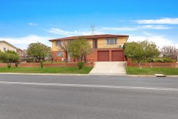 1 Naylor St, Crestwood NSW 2620, Australia