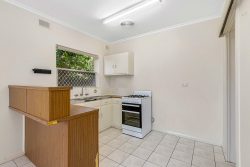 17 Stewart Ave, Hackham SA 5163, Australia