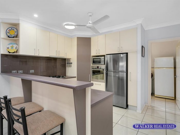 10 Altona St, Bentley Park QLD 4869, Australia