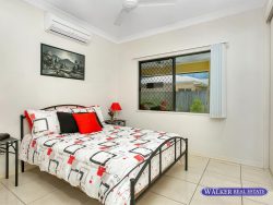 10 Altona St, Bentley Park QLD 4869, Australia