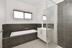 21 Keewong Dr, Strathfieldsaye VIC 3551, Australia