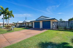 1 The Barons Dr, Andergrove QLD 4740, Australia