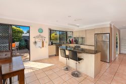 2 Applegin Ct, Mooloolaba QLD 4557, Australia