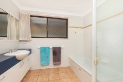 2 Applegin Ct, Mooloolaba QLD 4557, Australia