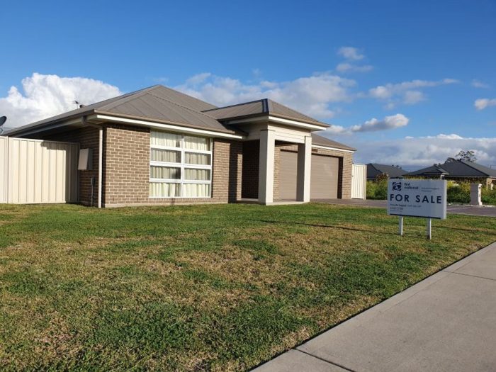 9 Finnegan Cres, Muswellbrook NSW 2333, Australia