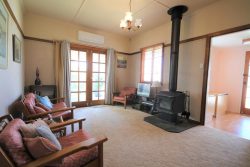 2 Hardy St, Stanthorpe QLD 4380, Australia