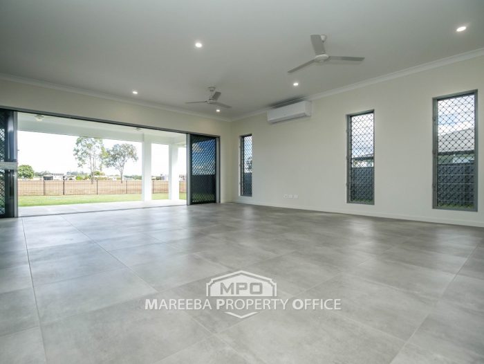 16 Dandaloo Cl, Mareeba QLD 4880, Australia