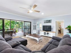 1-9 Maurita Ct, Canungra QLD 4275, Australia