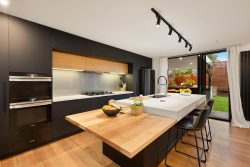 5 Maysbury Ave, Elsternwick VIC 3185, Australia