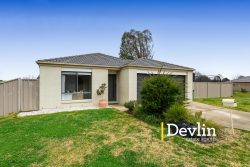 5 Orchard Grove, Beechworth VIC 3747, Australia