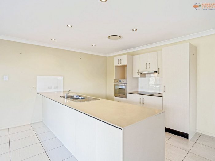 2 Prince of Wales Ct, Mundoolun QLD 4285, Australia