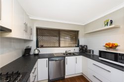 24 Paltridge Ave, Carlisle WA 6101, Australia