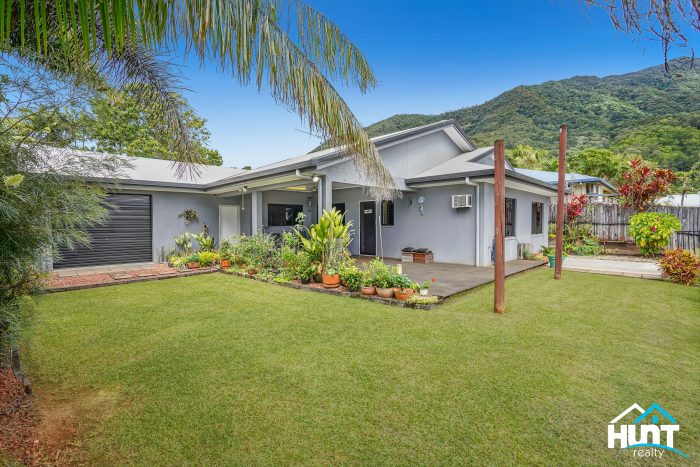 10 Russellia St, Redlynch QLD 4870, Australia