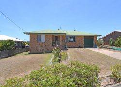 6 Julie St, Dundowran Beach QLD 4655, Australia