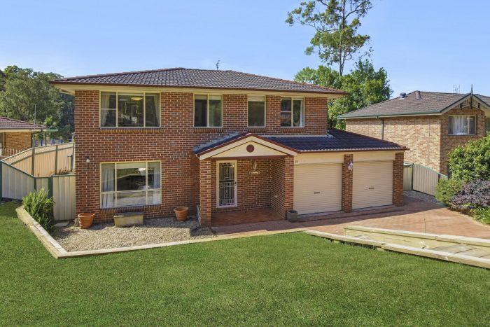 19 Bellwood Cl, Tuggerah NSW 2259, Australia