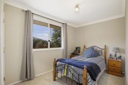 19 Bellwood Cl, Tuggerah NSW 2259, Australia