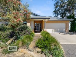 6 Donovans Way, Mansfield VIC 3722, Australia