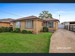 9 Emden Ct, St Albans VIC 3021, Australia