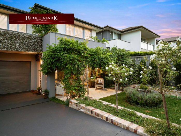 27 Hennessy Ave, Moorebank NSW 2170, Australia