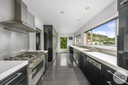 31 Hillside Cres, West Hobart TAS 7000, Australia