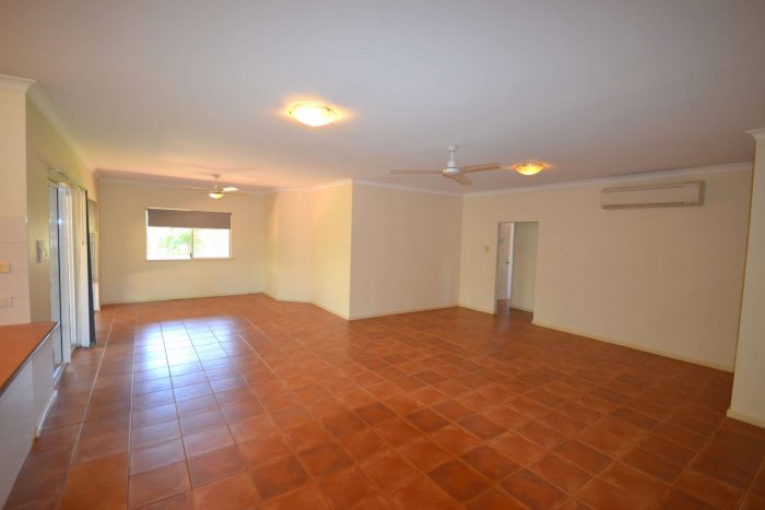 4 Knot Grove, Djugun WA 6725, Australia