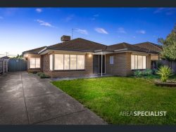 12 Second Ave, Melton South VIC 3338, Australia