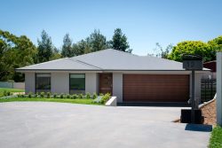 13 Settlers Pl, Young NSW 2594, Australia