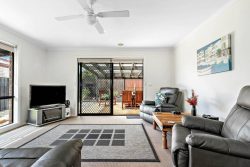 5 Wilgah Rd, Rosebud VIC 3939, Australia