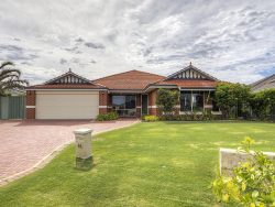 48 Bruce Rd, Wattle Grove WA 6107, Australia