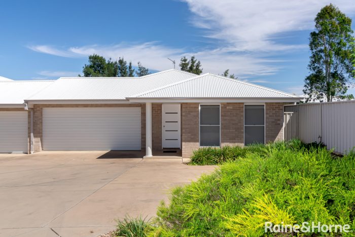 Unit 2/24 Dundale Cres, Estella NSW 2650, Australia