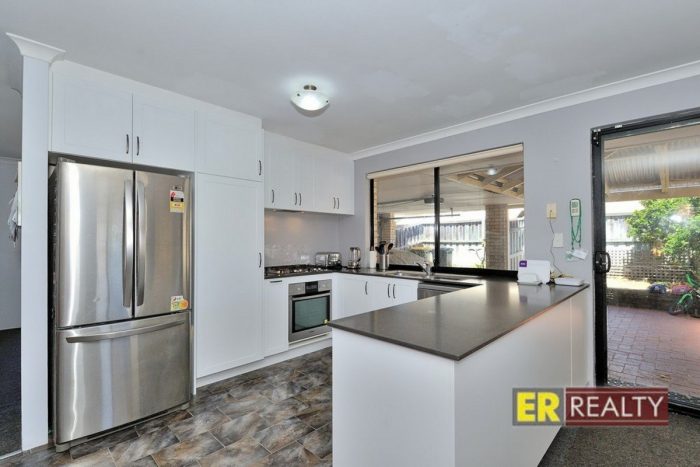 51 Radiata Ave, Ellenbrook WA 6069, Australia