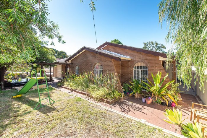 2 Esther St, Eden Hill WA 6054, Australia