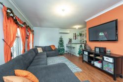 2 Esther St, Eden Hill WA 6054, Australia