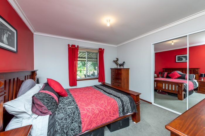 2 Esther St, Eden Hill WA 6054, Australia