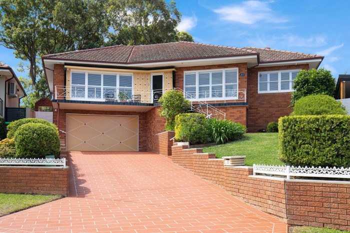 23 Rainbow Cres, Kingsgrove NSW 2208, Australia