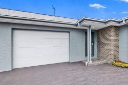 2/117 Rawson Rd, Woy Woy NSW 2256, Australia