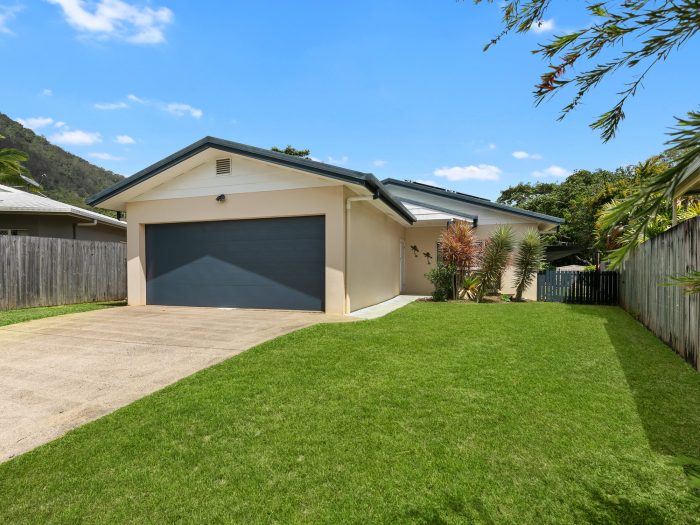 11 Tuffley Cl, Kanimbla QLD 4870, Australia