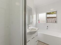 11 Tuffley Cl, Kanimbla QLD 4870, Australia